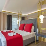 Private Luxury With Large Pool, Jacuzzi And Barbecue In Oeluedeniz * פאטהיה