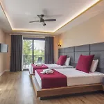 Private Luxury With Large Pool, Jacuzzi And Barbecue In Oeluedeniz וילה פאטהיה