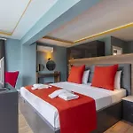 Private Luxury With Large Pool, Jacuzzi And Barbecue In Oeluedeniz וילה