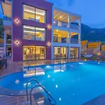 Private Luxury With Large Pool, Jacuzzi And Barbecue In Oeluedeniz *