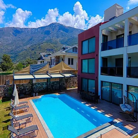 Villa Private Luxury With Large Pool, Jacuzzi And Barbecue In Oeluedeniz Fethiye