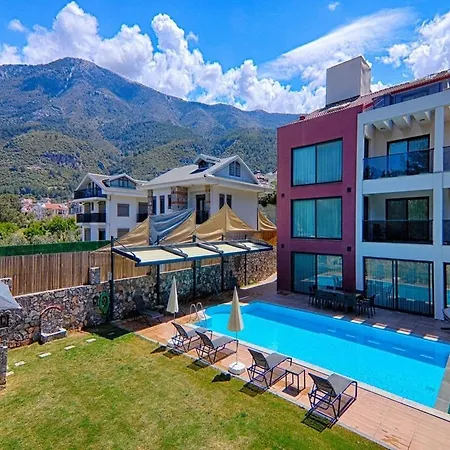 Villa Private Luxury With Large Pool, Jacuzzi And Barbecue In Oeluedeniz *