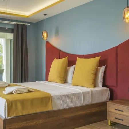 Private Luxury With Large Pool, Jacuzzi And Barbecue In Oeluedeniz Villa Fethiye