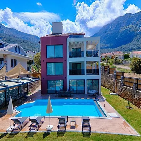 Private Luxury With Large Pool, Jacuzzi And Barbecue In Oeluedeniz וילה פאטהיה