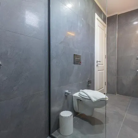 Private Luxury With Large Pool, Jacuzzi And Barbecue In Oeluedeniz Villa *