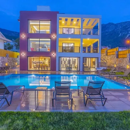 Private Luxury With Large Pool, Jacuzzi&barbecue In ölüdeniz Villa *