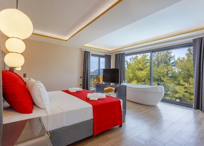 Private Luxury With Large Pool, Jacuzzi And Barbecue In Oeluedeniz Фетхие