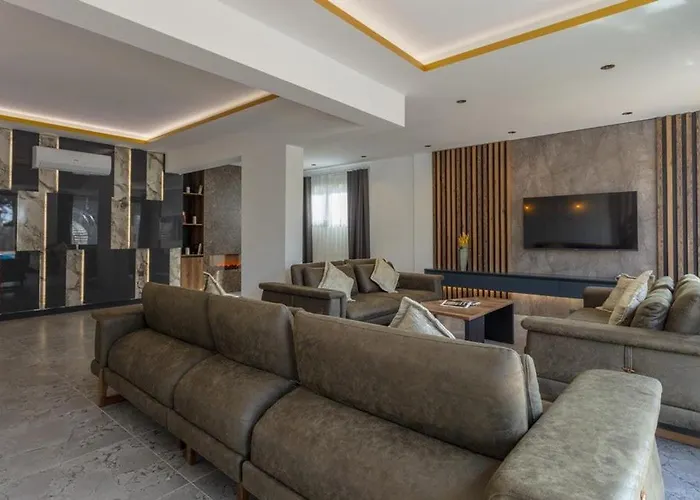 Private Luxury With Large Pool, Jacuzzi And Barbecue In Oeluedeniz Вилла *