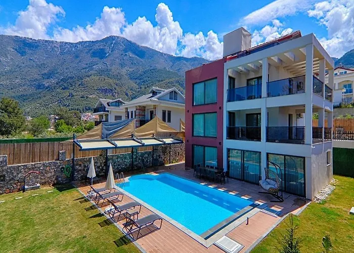 Private Luxury With Large Pool, Jacuzzi And Barbecue In Oeluedeniz * Фетхие