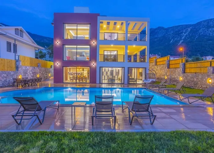 Private Luxury With Large Pool, Jacuzzi And Barbecue In Oeluedeniz Вилла *