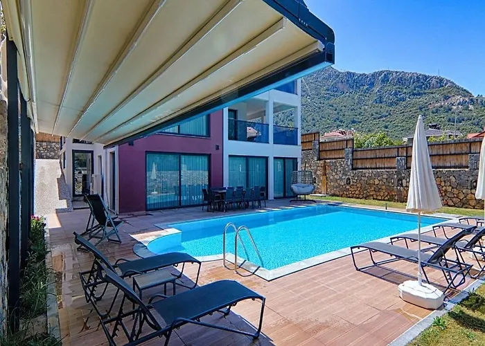 Вилла Private Luxury With Large Pool, Jacuzzi And Barbecue In Oeluedeniz Фетхие