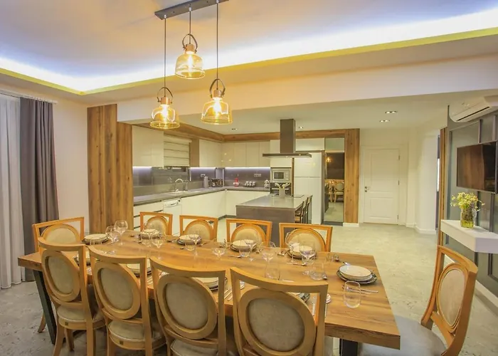Private Luxury With Large Pool, Jacuzzi And Barbecue In Oeluedeniz * Фетхие