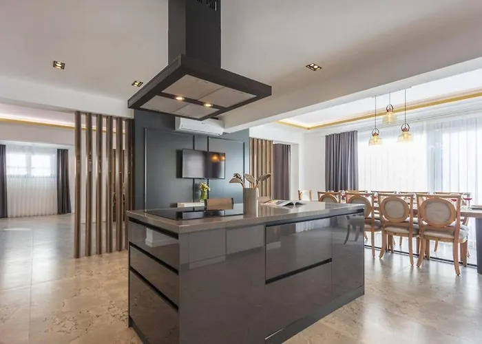 Вилла Private Luxury With Large Pool, Jacuzzi And Barbecue In Oeluedeniz *