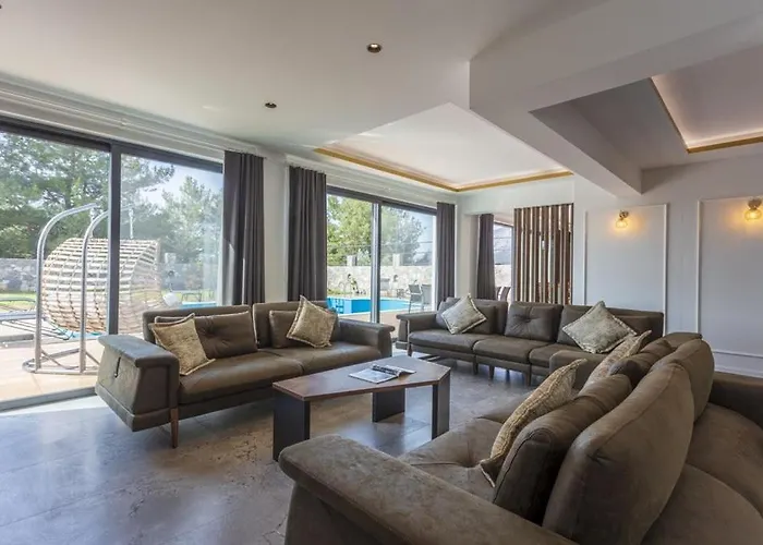 Вилла Private Luxury With Large Pool, Jacuzzi And Barbecue In Oeluedeniz Фетхие