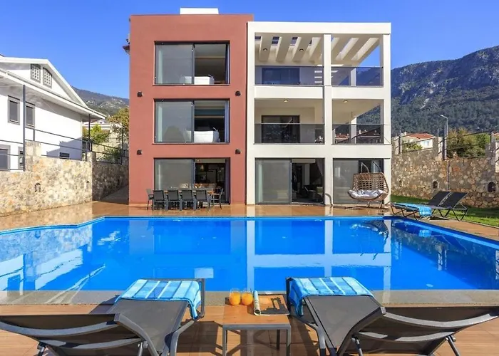 Private Luxury With Large Pool, Jacuzzi And Barbecue In Oeluedeniz * Фетхие