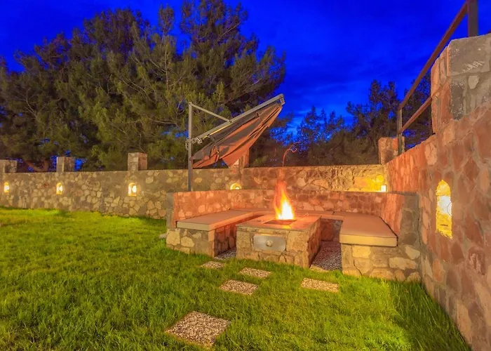 Private Luxury With Large Pool, Jacuzzi And Barbecue In Oeluedeniz Вилла *