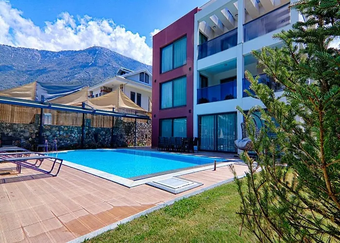 Вилла Private Luxury With Large Pool, Jacuzzi And Barbecue In Oeluedeniz